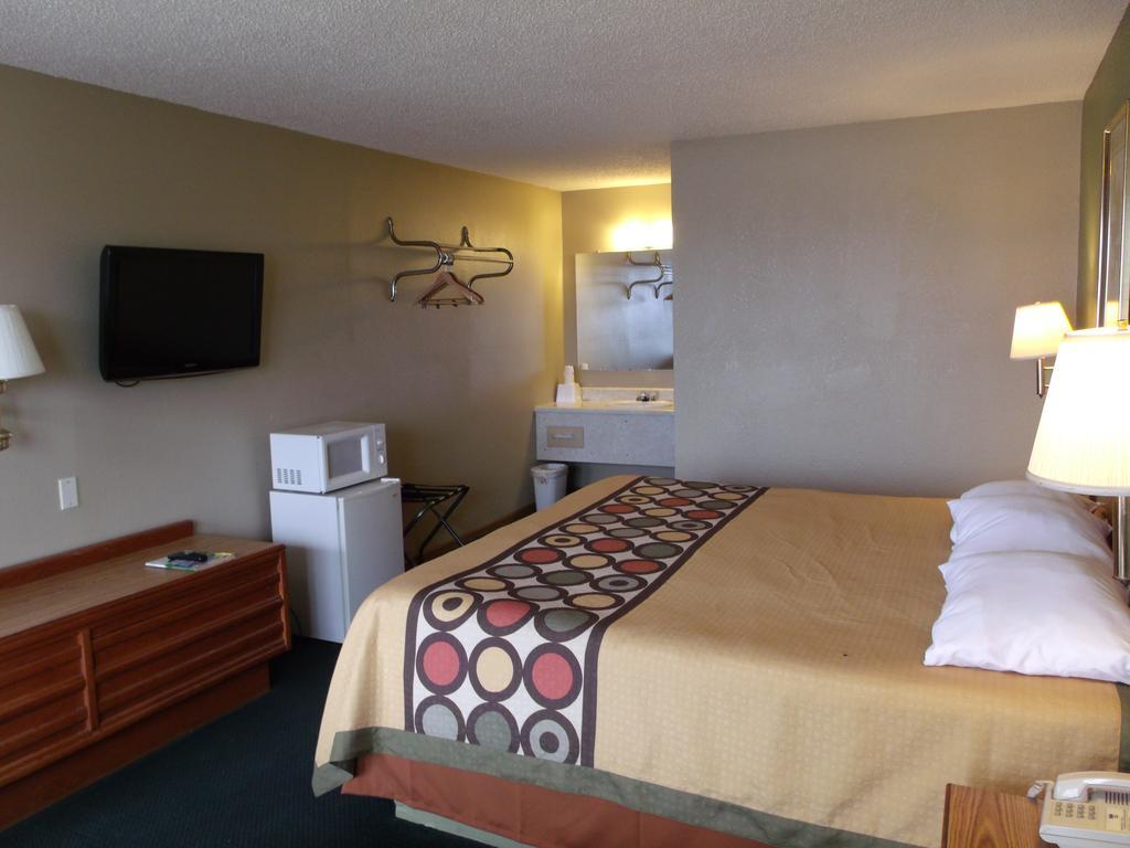 Budgetel Inn & Suites Butler Dış mekan fotoğraf