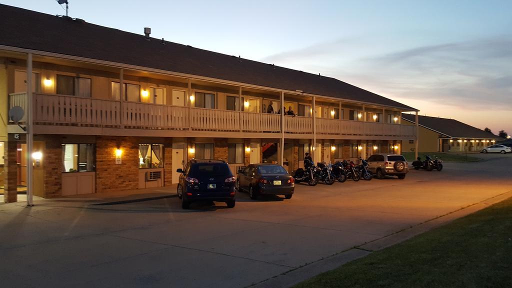 Budgetel Inn & Suites Butler Dış mekan fotoğraf