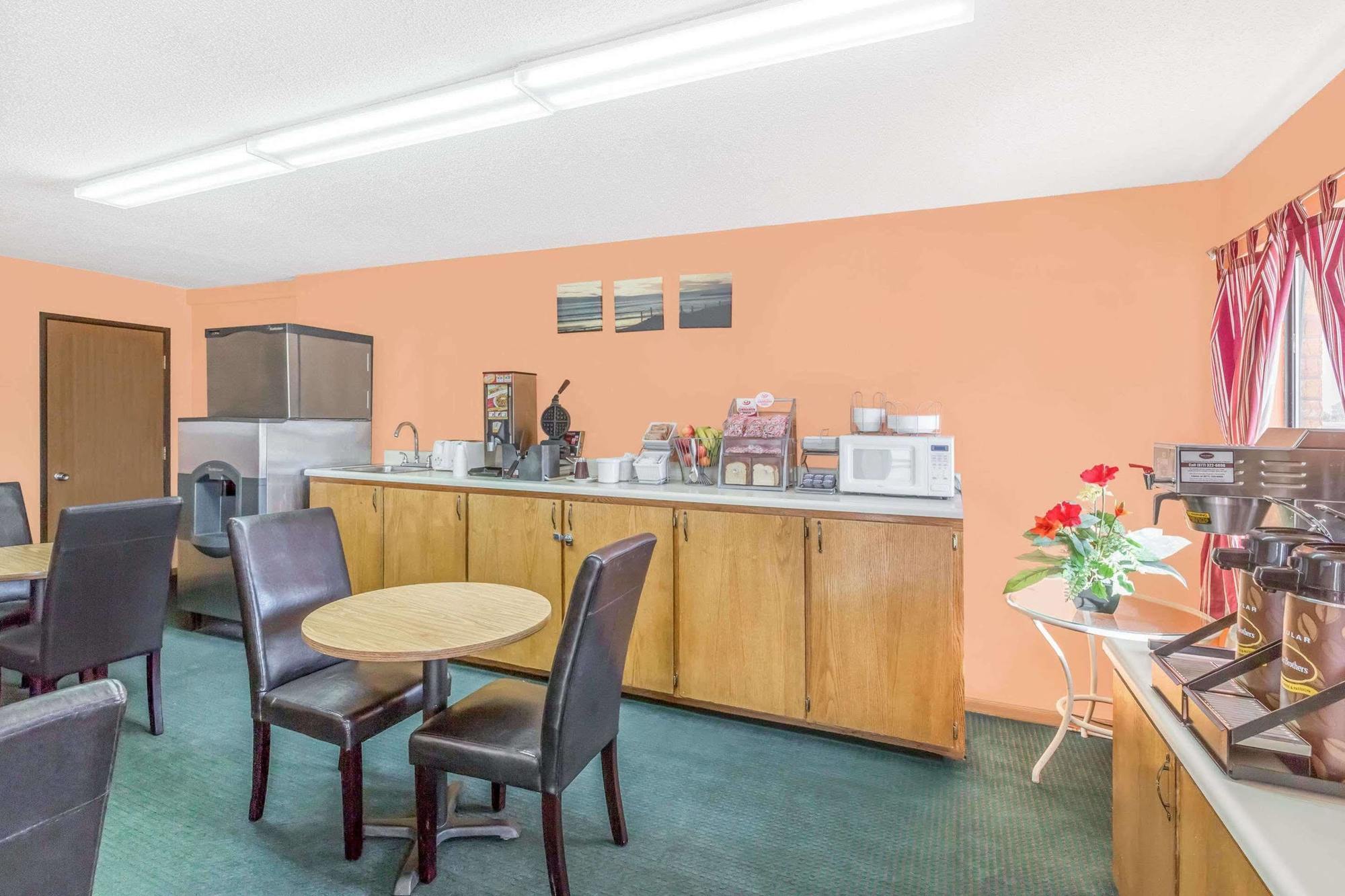 Budgetel Inn & Suites Butler Dış mekan fotoğraf
